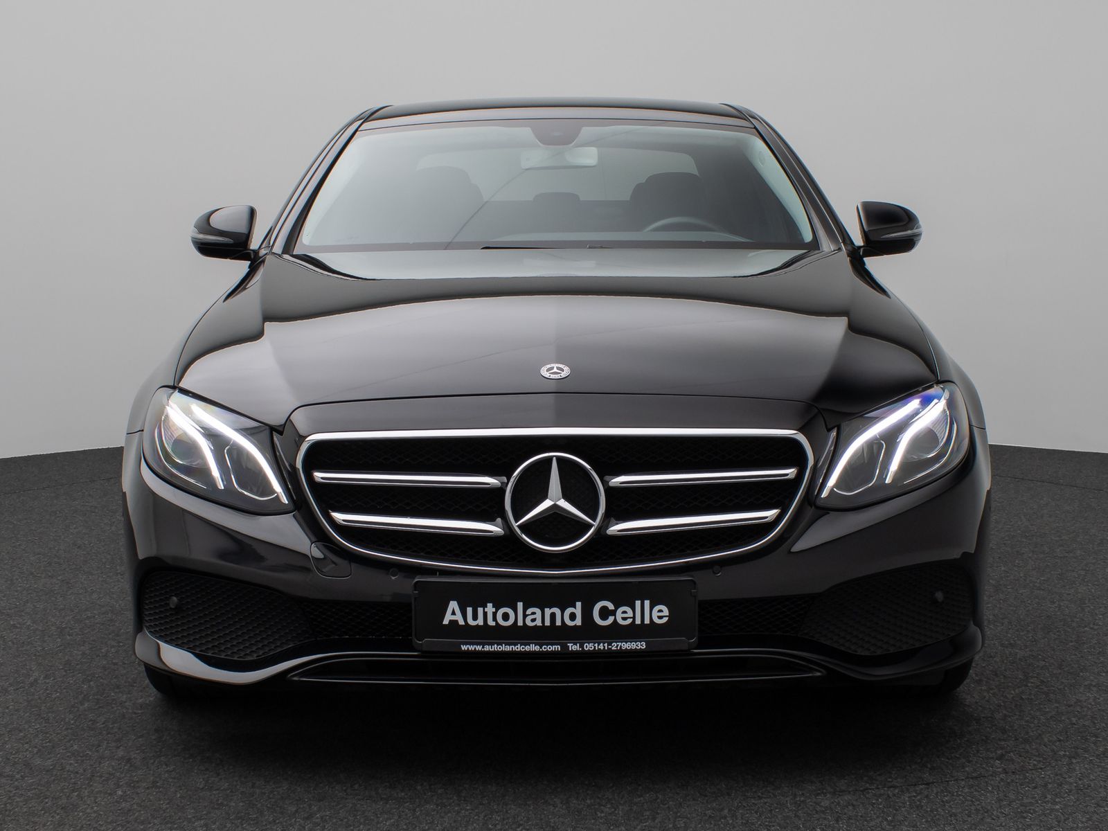 Fahrzeugabbildung Mercedes-Benz E 220 d Avantgarde. 9G-Tronic Kamera Navi Sport