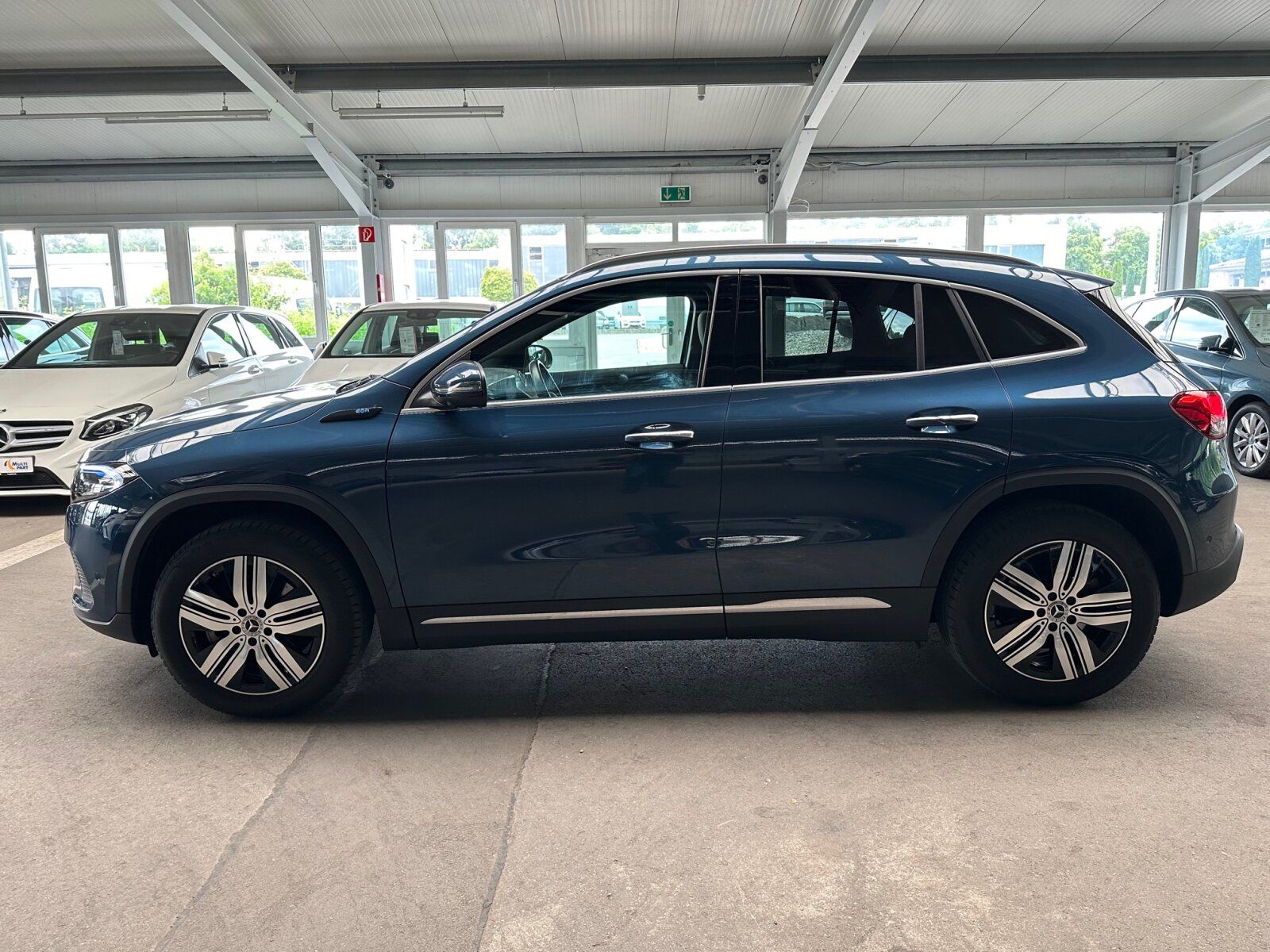 Mercedes-Benz EQA 300 4MATIC Progressive Pano-Dach AHK 360° foto 8