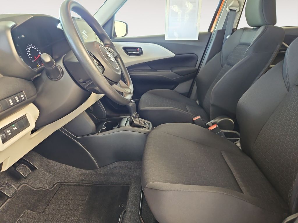 Fahrzeugabbildung Suzuki Swift 1.2 Hybrid MT Club Navi LED auf Wunsch SHZ