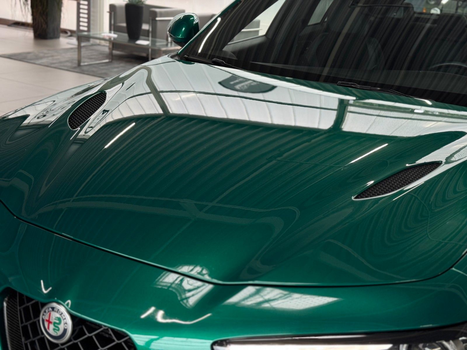 Fahrzeugabbildung Alfa Romeo Giulia 2.9 V6 Quadrifoglio "ACC Komfort-Paket"