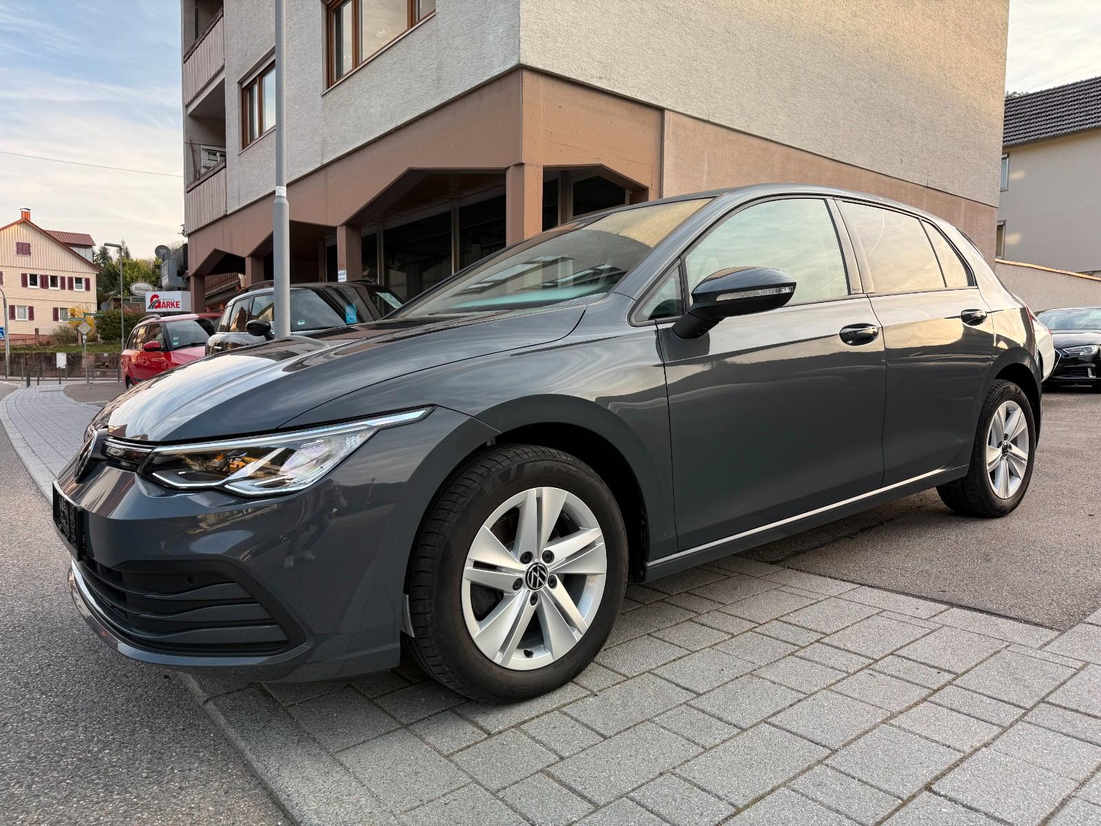 Volkswagen Golf VIII Lim. Life *Elk. Sitze, LED, Navi & Kam
