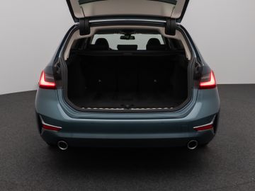 Fahrzeugabbildung BMW 320d Luxury Line Kamera HUD DAB HiFi Komfort LED