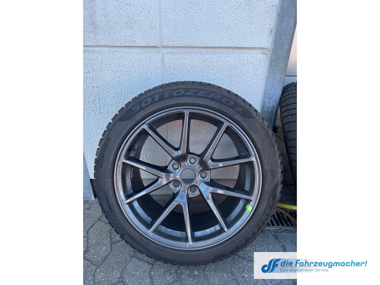 Fahrzeugabbildung Tesla Model 3 RWD Soundsystem ACC El. Heckklappe WLAN