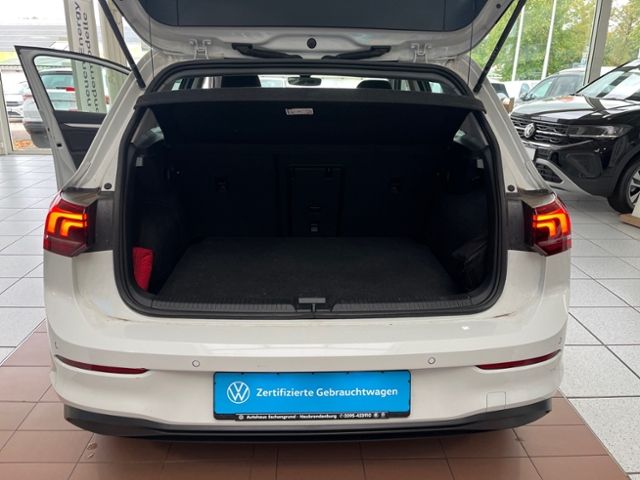 Fahrzeugabbildung Volkswagen Golf 1.5 eTSI DSG Life KESSY GJR LED APP-CONNECT