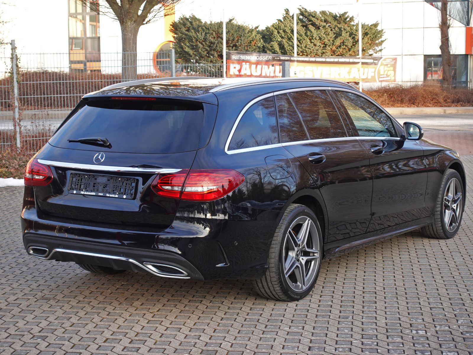 Fahrzeugabbildung Mercedes-Benz C 220d T 4MATIC 9G-T AMG Line Assist CarPlay RFK