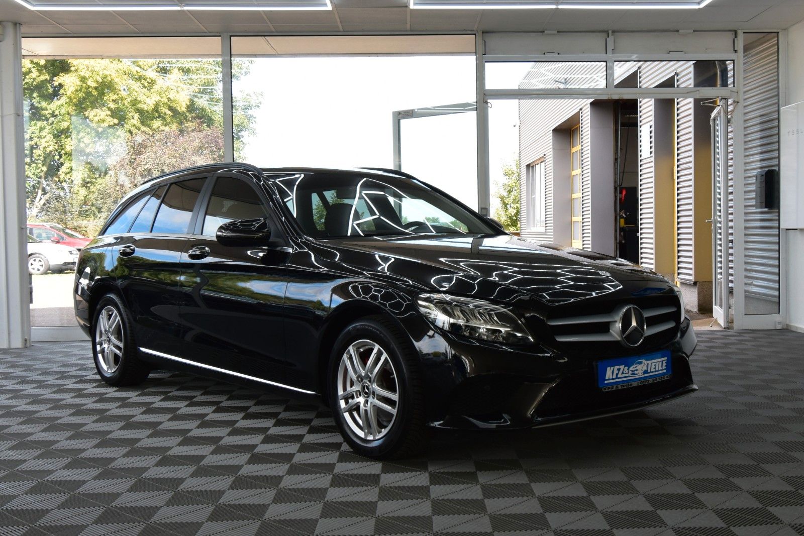 Mercedes-Benz C 200d T-Modell Business PLUS Navi Pano LED Alu