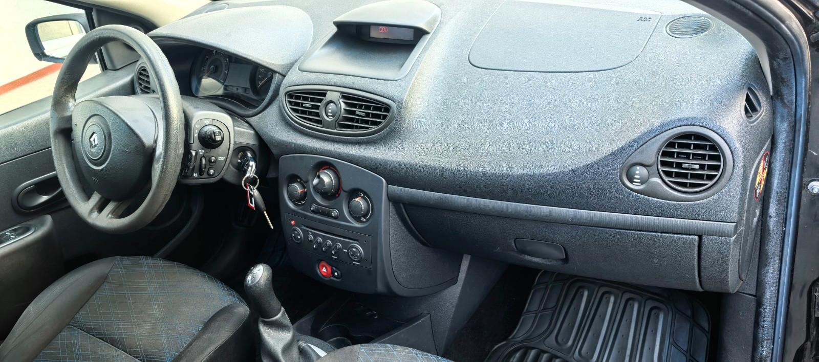 Renault Clio 2009 — photo 11