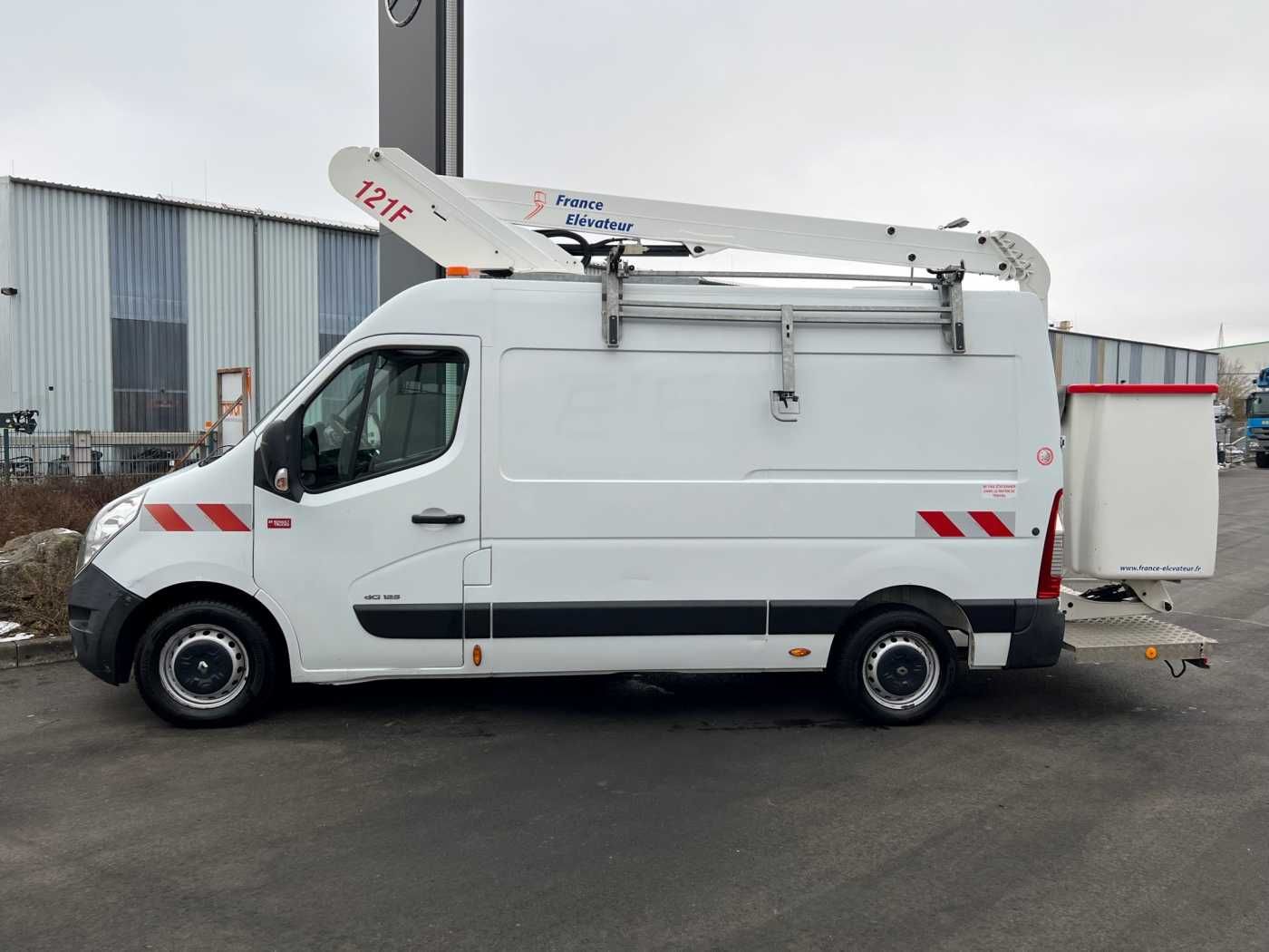 Fahrzeugabbildung Renault Master 2.3 dCi / France Elevateur 121FT, 12m