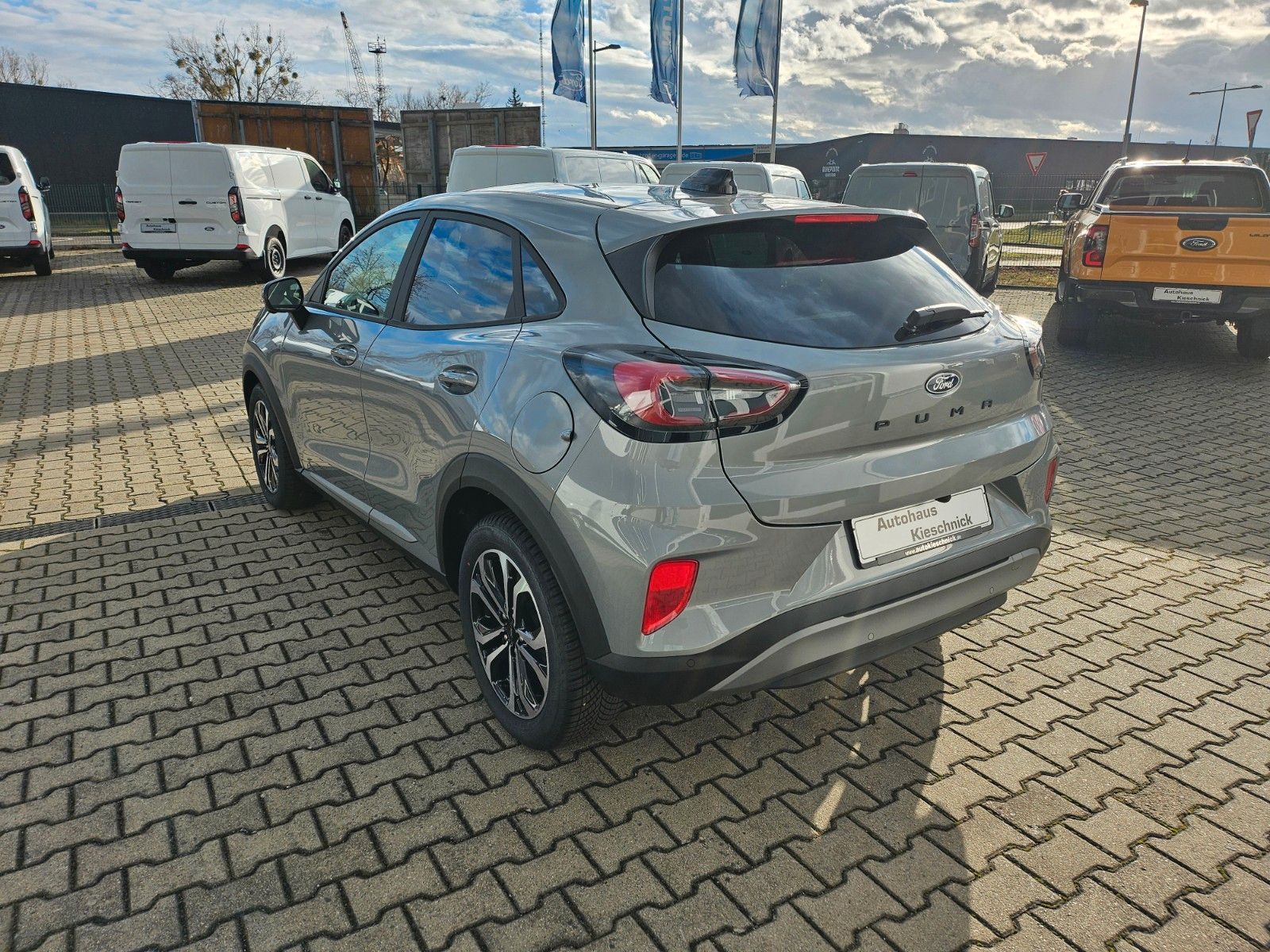 Fahrzeugabbildung Ford Puma Titanium