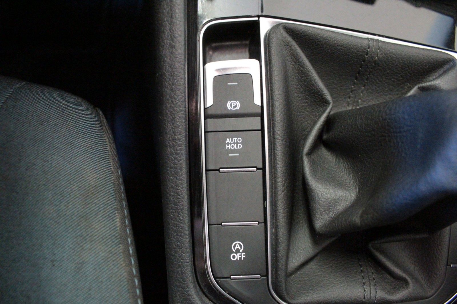 Fahrzeugabbildung Volkswagen Golf Sportsvan 1.0 TSI OPF IQ.DRIVE