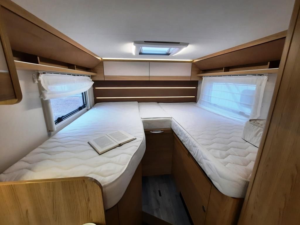 Fahrzeugabbildung LMC Cruiser V 646 G Solar/Rüfa/Sat/TV