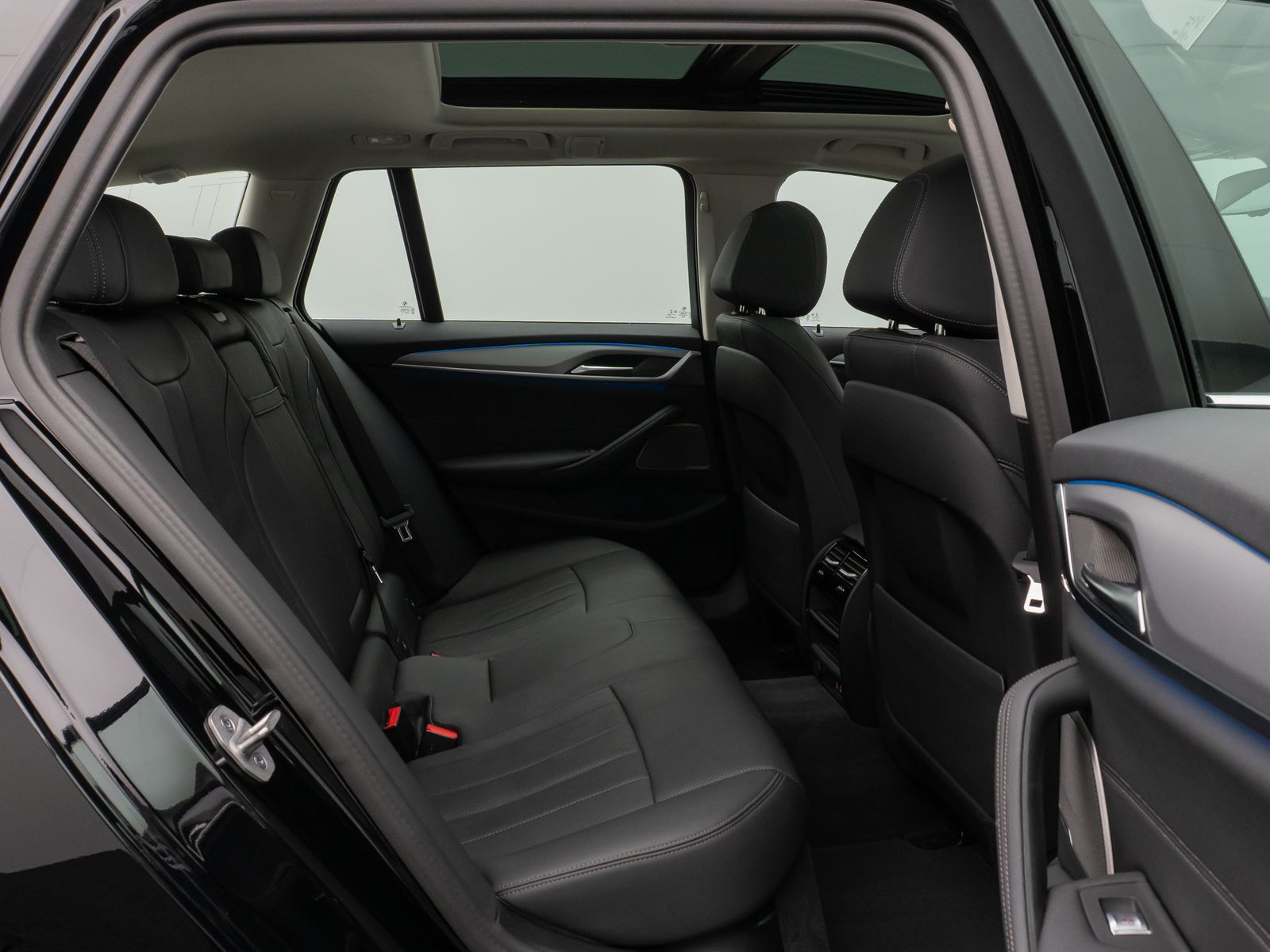 Fahrzeugabbildung BMW 530e Panorama Leder DAB H/K WLAN Stop&Go Alarm