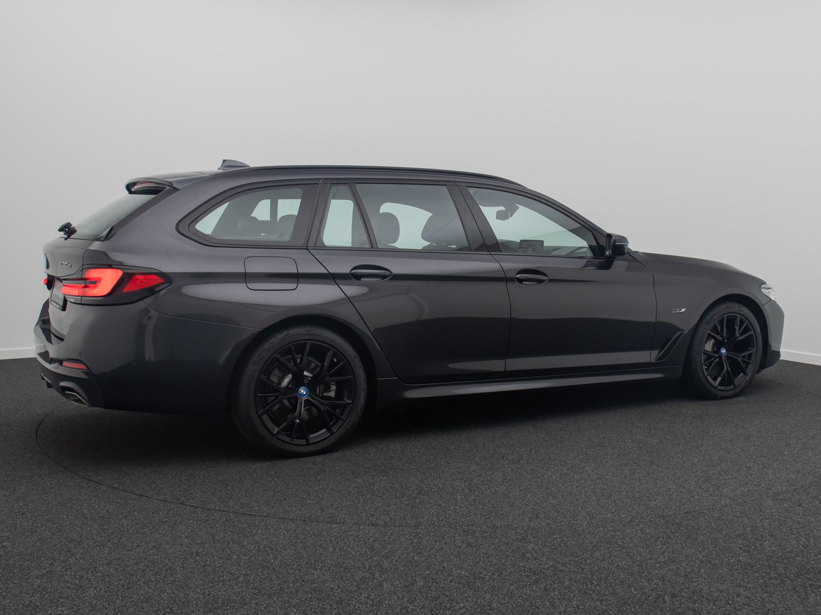 Fahrzeugabbildung BMW 530e M Sport Laser HUD DAB Komfort Alarm 19Zoll