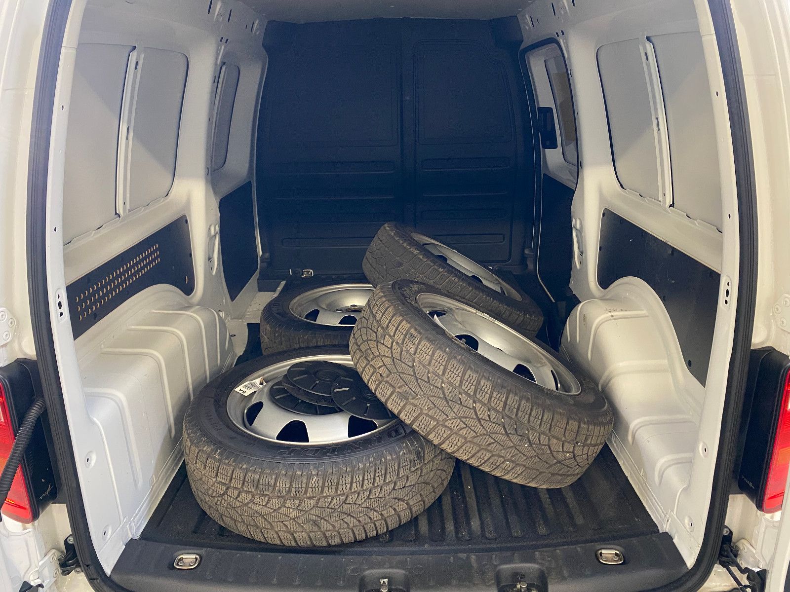 Fahrzeugabbildung Volkswagen Caddy Maxi ABT e Kasten Elektro DSG Klima PDC