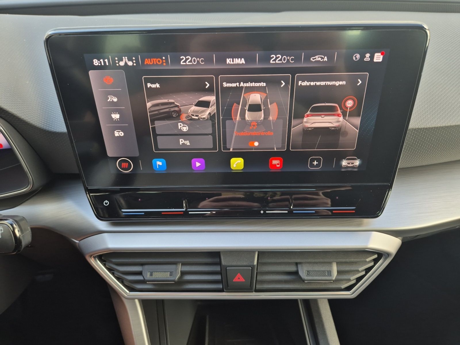 Fahrzeugabbildung SEAT Leon TSI FR-Line LED Navi ACC Park-Assist SH LM