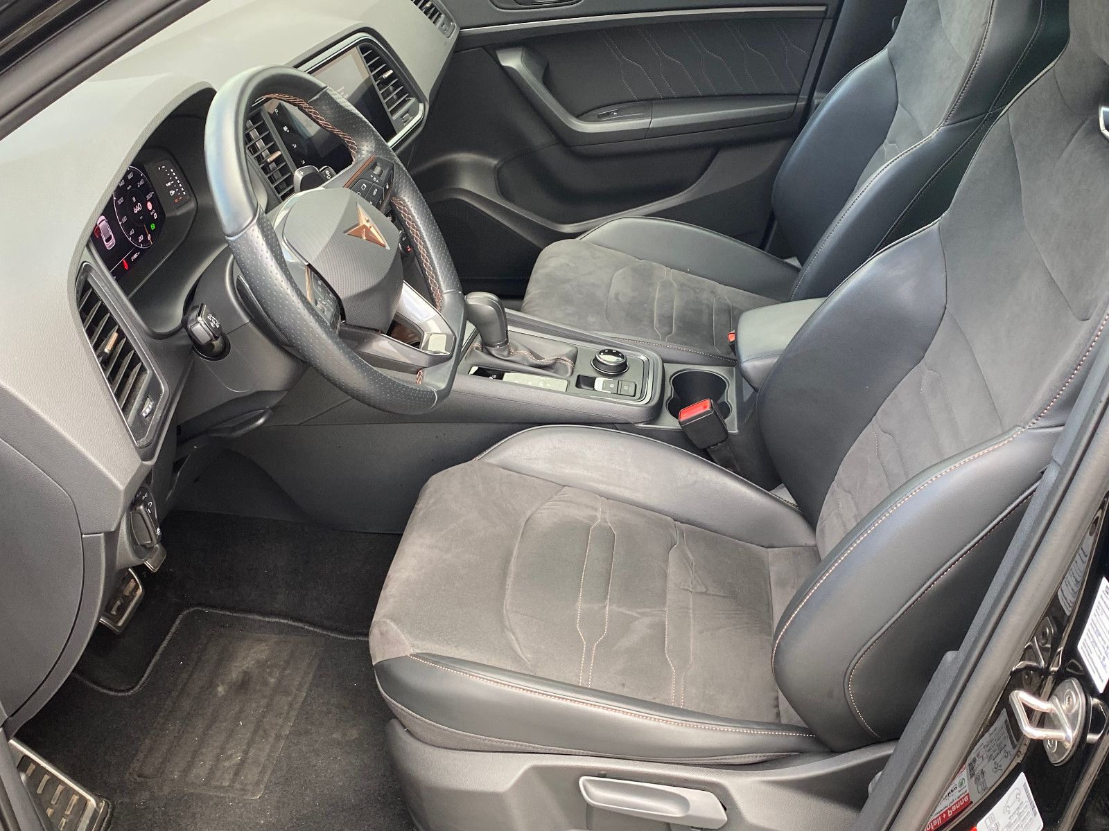 Fahrzeugabbildung CUPRA Ateca 2,0 TSI DSG VZ 4Drive *NAVI *AHZV *Winterp