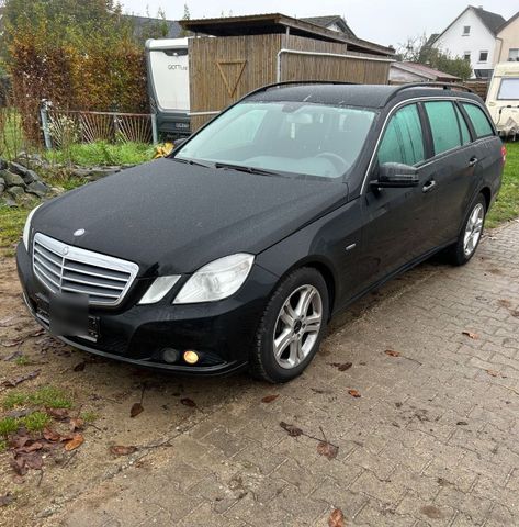 Mercedes-Benz Mercedes Benz E220CDI Blueefficiency