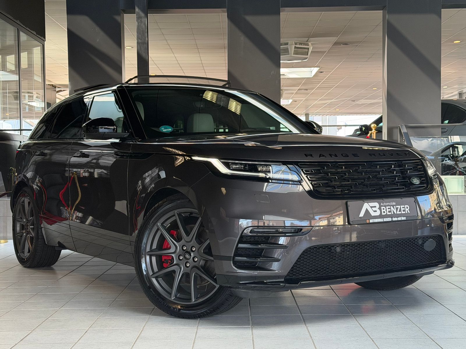 Fahrzeugabbildung Land Rover Range Rover Velar D300/R-DYNAMIC/MERIDIAN/PANO