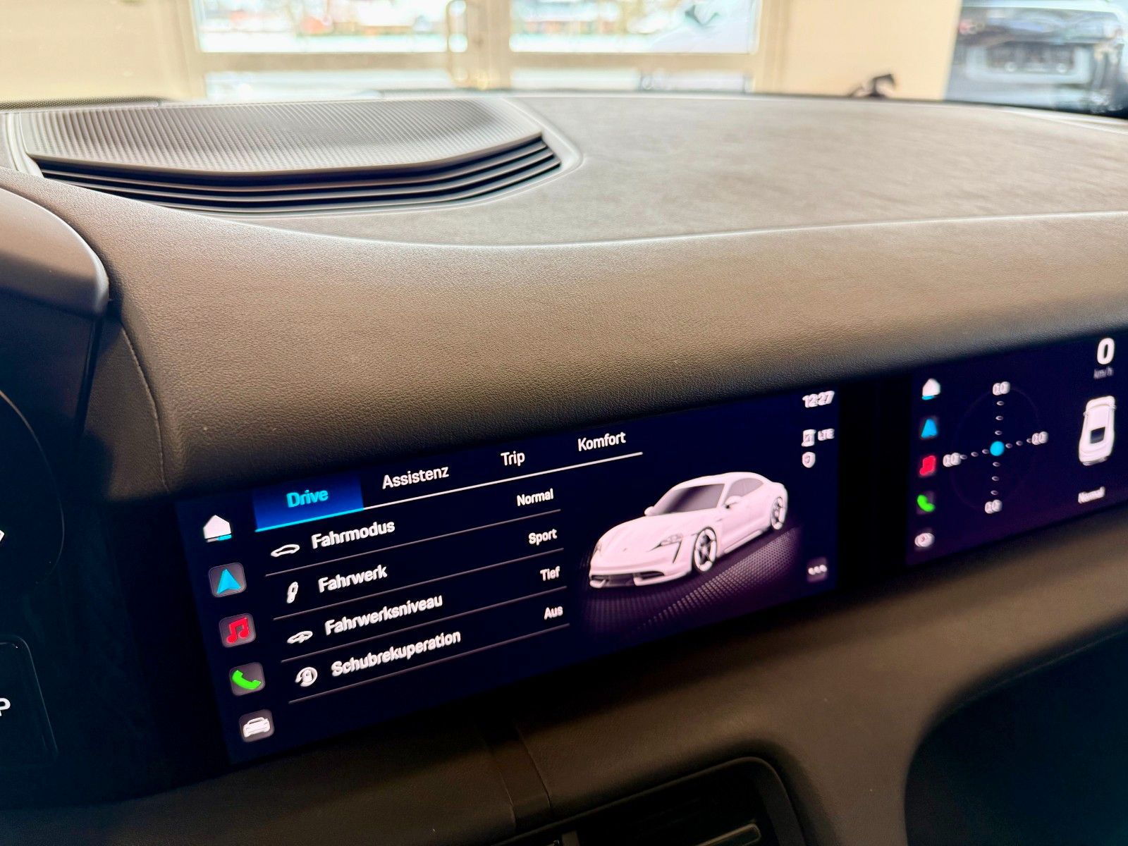 Fahrzeugabbildung Porsche Taycan 4S Performance/Panorama/PDCC/HeadUp