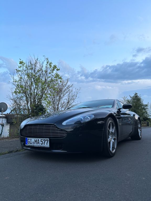 Aston Martin V8 Vantage