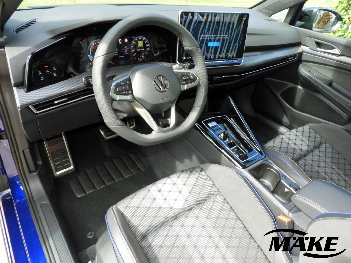 Golf R-Line 1.5 eTSI DSG AHZV NAV IQ.L RFK BLACK