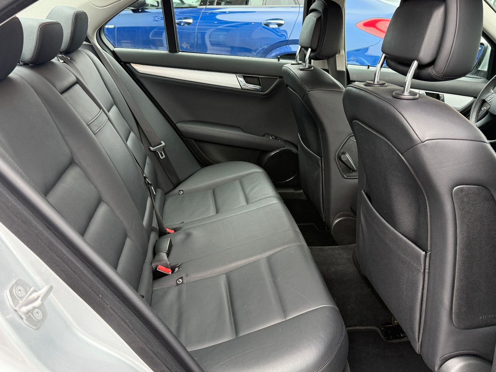 Fahrzeugabbildung Mercedes-Benz C 350 Limousine Avantgarde Aut Bi-Xenon Leder