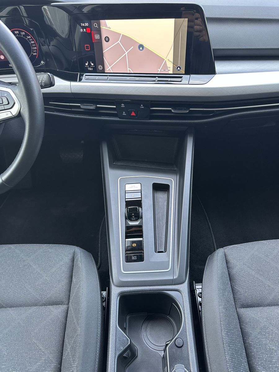 Fahrzeugabbildung Volkswagen Golf Variant 2.0 TDI DSG Life LED+ACC+SHZ+VCOCK