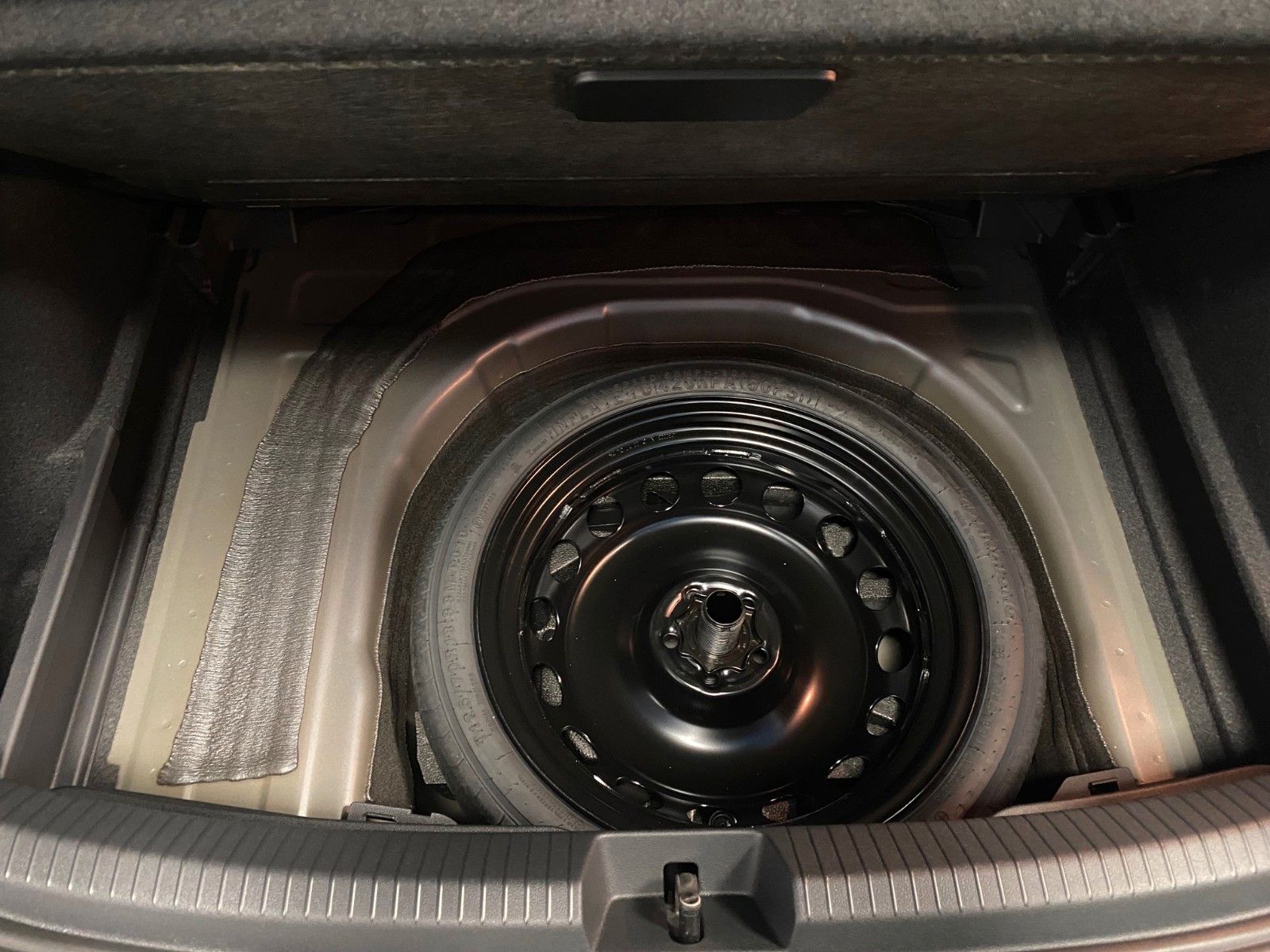 Fahrzeugabbildung Volkswagen Taigo 1.5 TSI OPF DSG R-Line+ MATRIX LED+ACC+18"