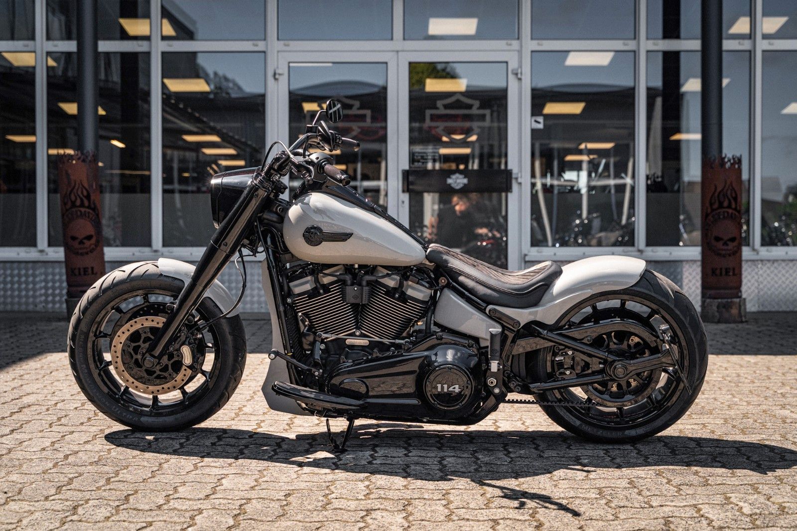 Fahrzeugabbildung Harley-Davidson DARK FAT BOY FLFBS 114 MY24 -JEKILL&HYDE-