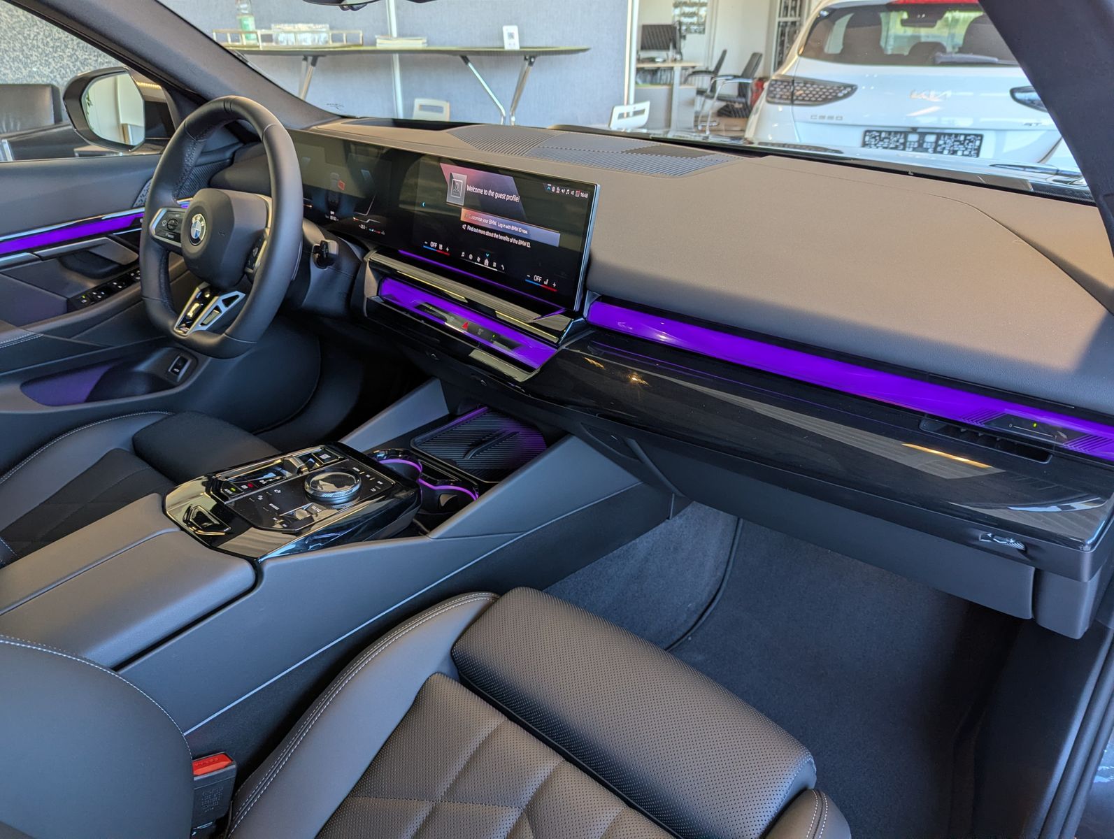 Fahrzeugabbildung BMW 540  d xD M-Sport PRO Pano Innov. Travel AHK 20"