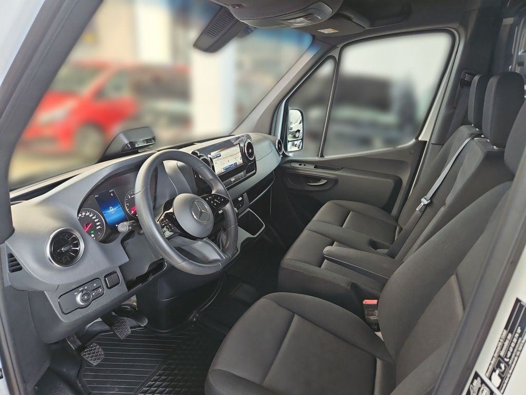 Fahrzeugabbildung Mercedes-Benz Sprinter 317 Kasten PRO L2H2 3,5tAHK STHZ Regale