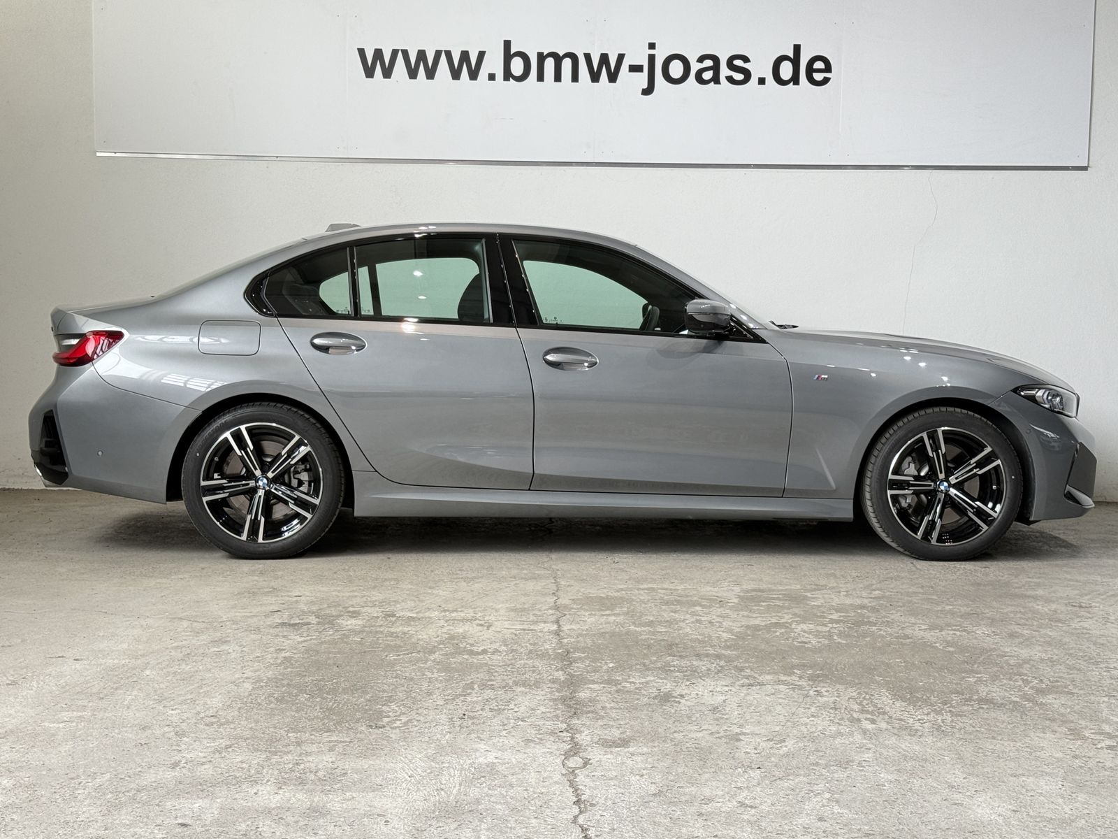 Fahrzeugabbildung BMW 330d xDrive |M Sportpaket |AHK |Driving Assistan