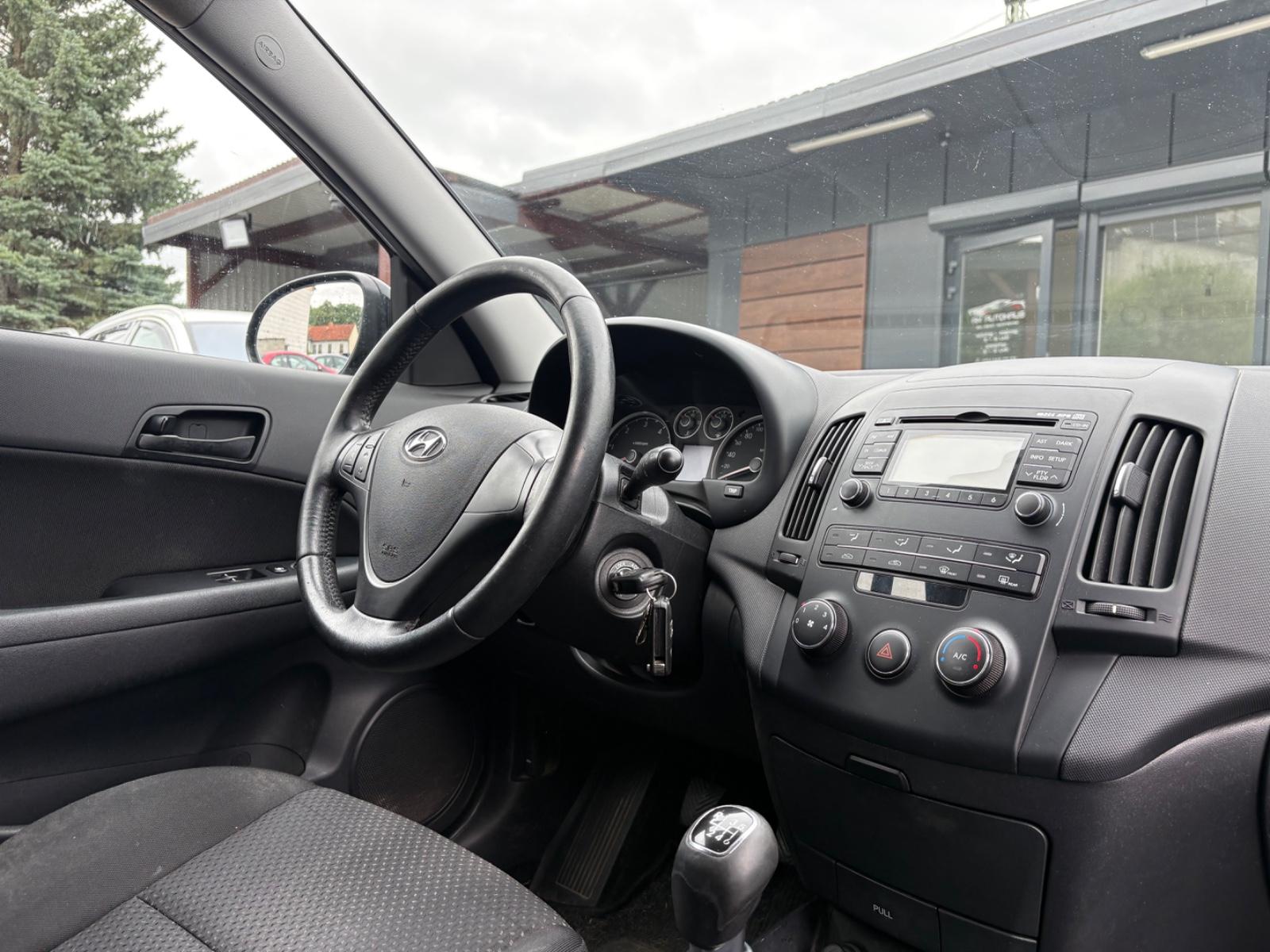 Hyundai i30 2012 — photo 15