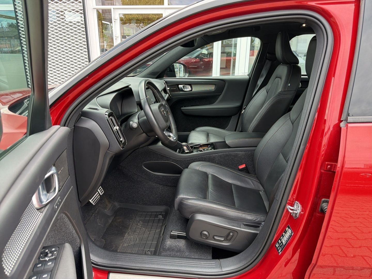 Volvo XC40 R Design Recharge AHK Navi Leder Digitales foto 10