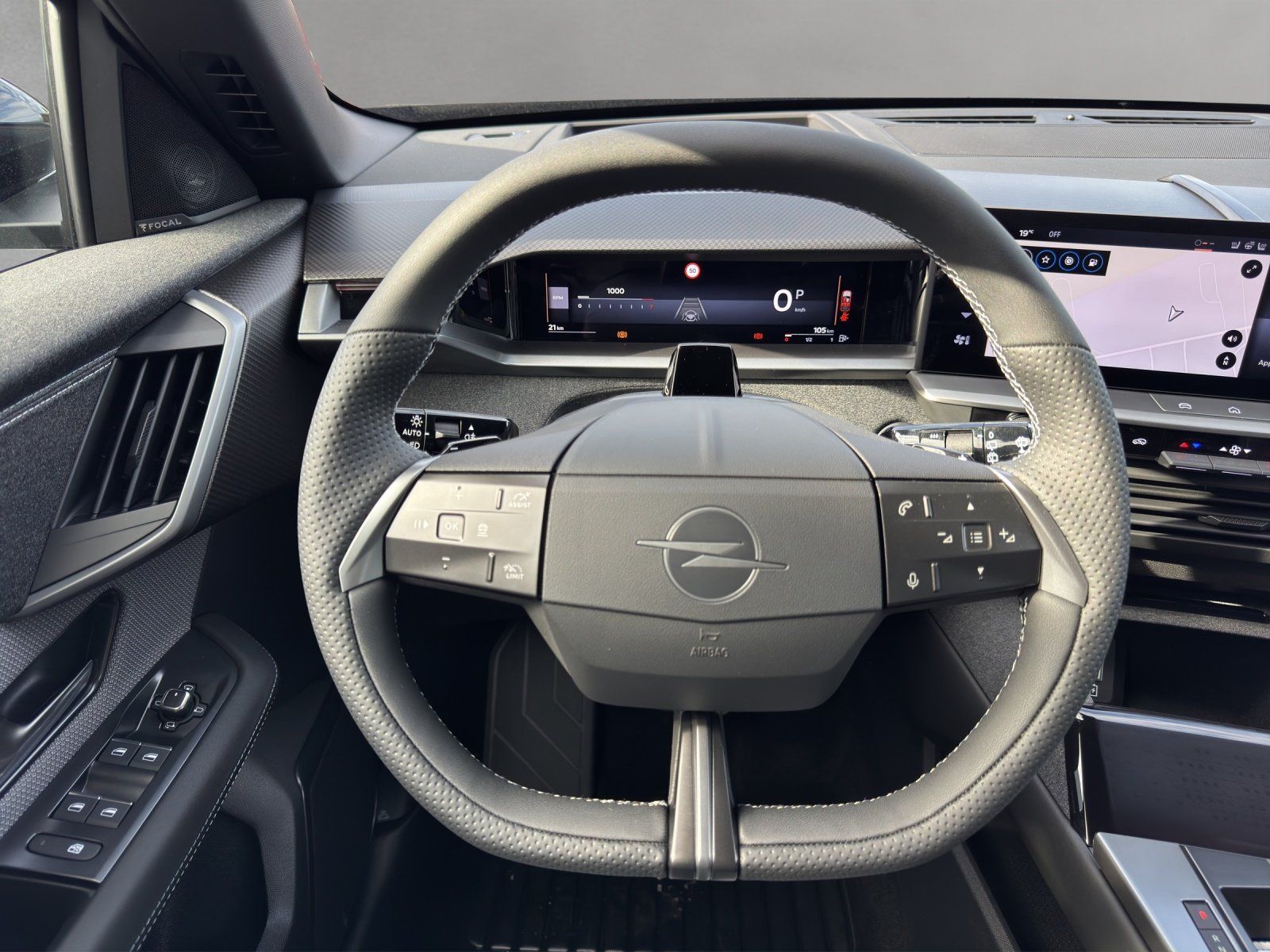 Fahrzeugabbildung Opel Grandland 1.2 Mild-Hybrid Ultimate/PANO/KAMERA/