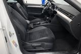 Volkswagen Passat 2.0 TDI DSG Variant R-Line *LED-Schein.* - Volkswagen Passat Variant Gebrauchtwagen