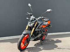 QJ MOTOR SRK 125 S Pro ABS + USB + LED + 15 PS