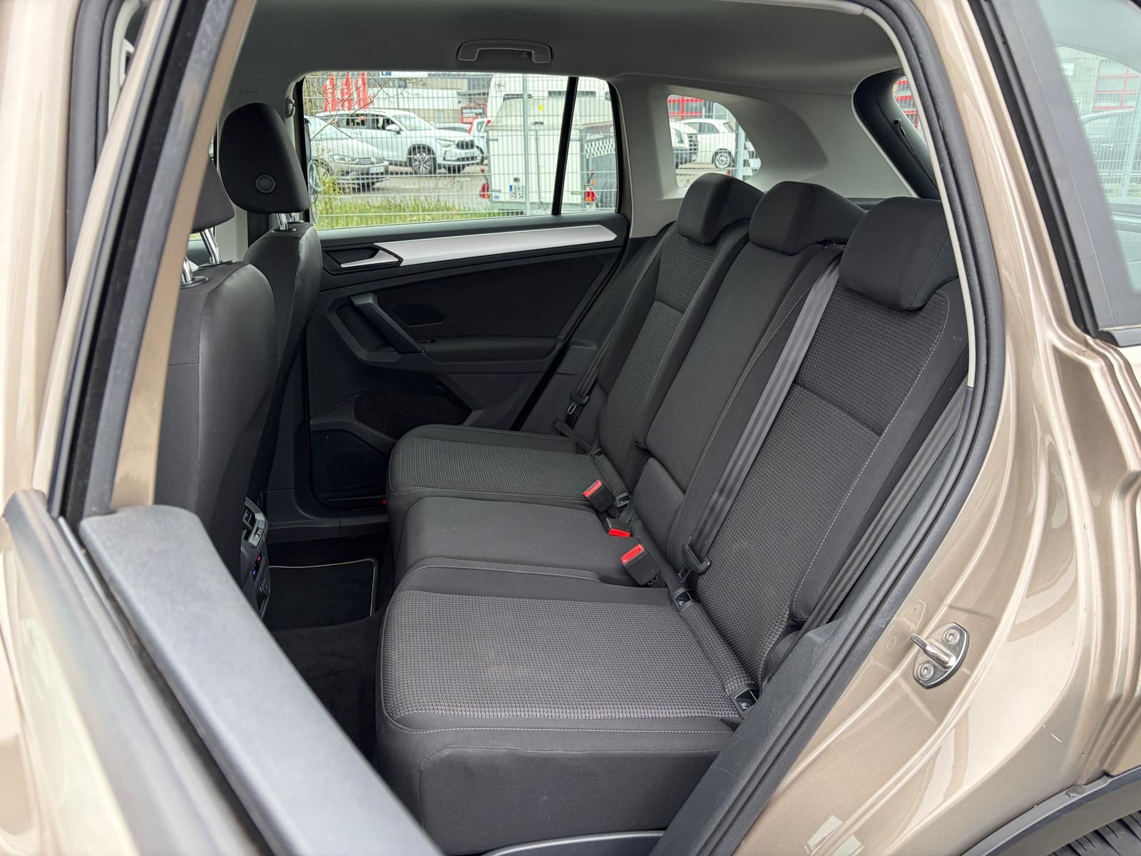 Volkswagen Tiguan 1.5 16V TSI ACT  BMT/Start-Stopp foto 13