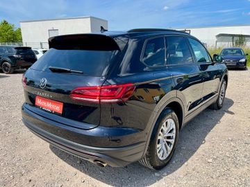 Volkswagen Touareg - 2