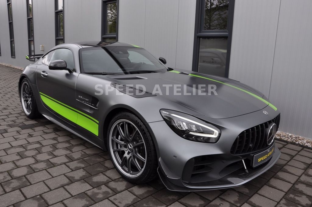 Mercedes-Benz AMG GT R