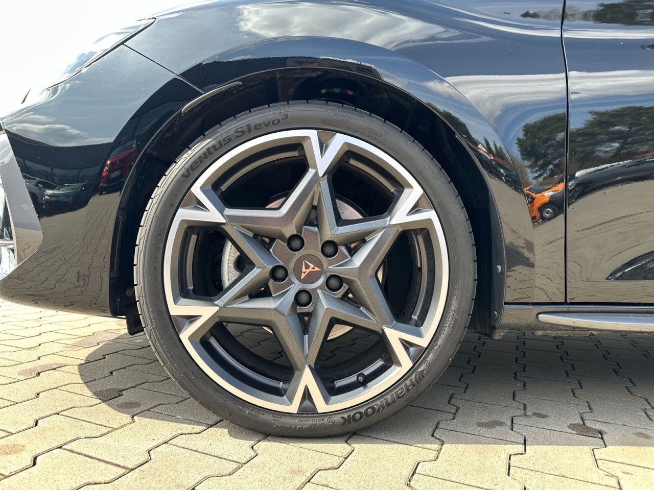 Fahrzeugabbildung CUPRA Leon Sportstourer 1.5 eTSI 150PS