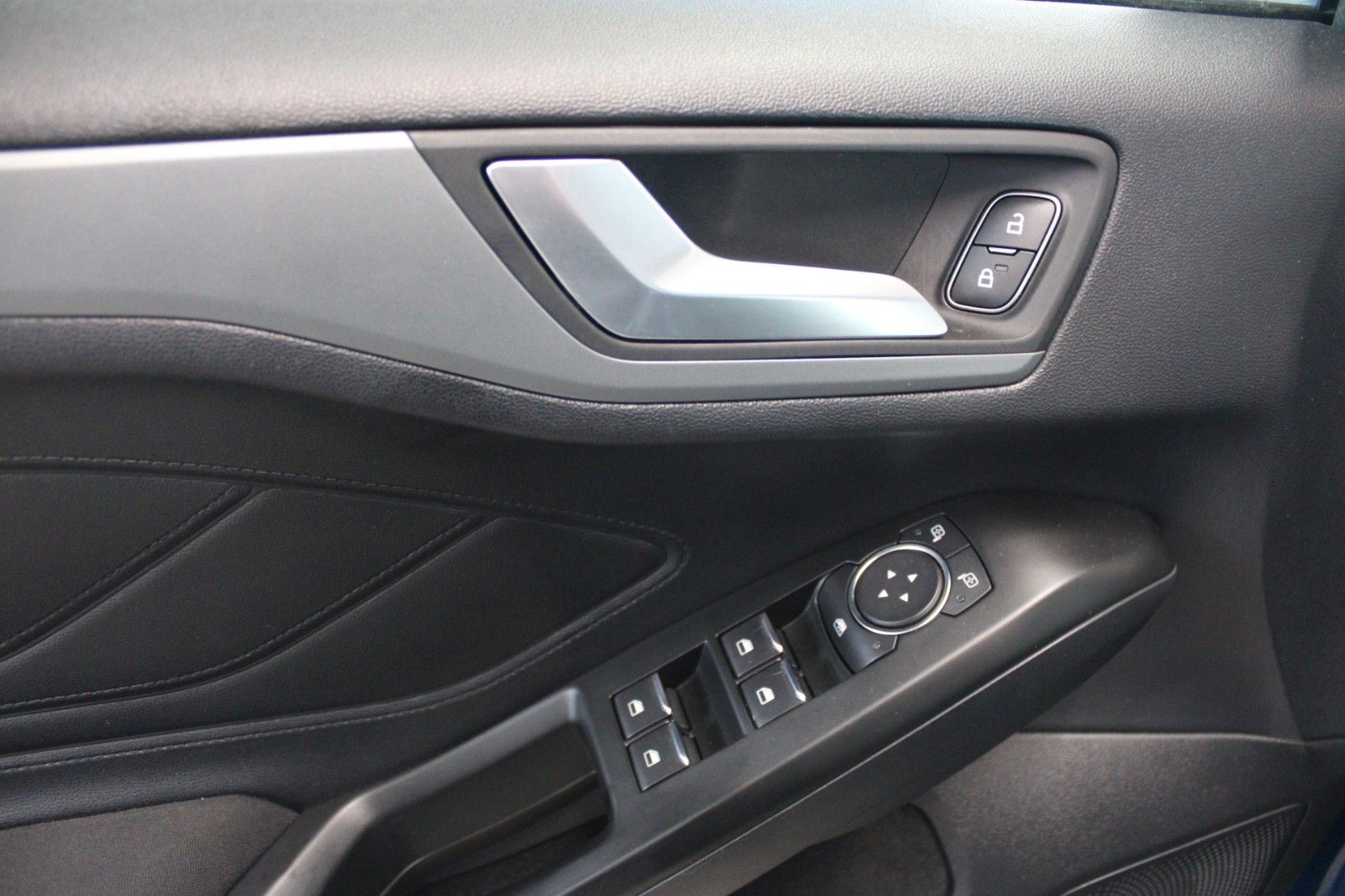 Fahrzeugabbildung Ford Focus Trend Turnier KLIMA AHK WinterPaket 1.Hd