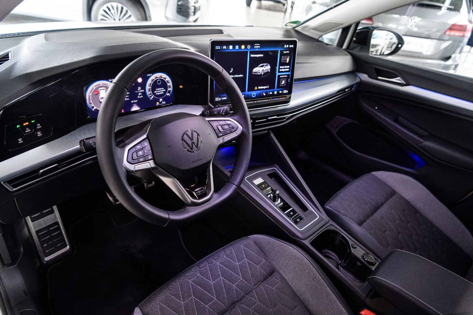 Fahrzeugabbildung Volkswagen Golf VIII GOAL 1.5 eTSI DSG +LED +Kamera +SHZ