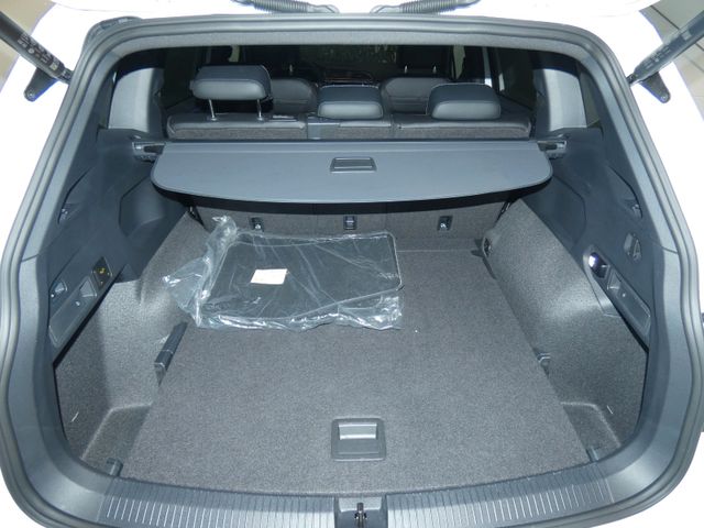 Tiguan Allspace 2.0 TSI R-Line 4Motion AHK PANO