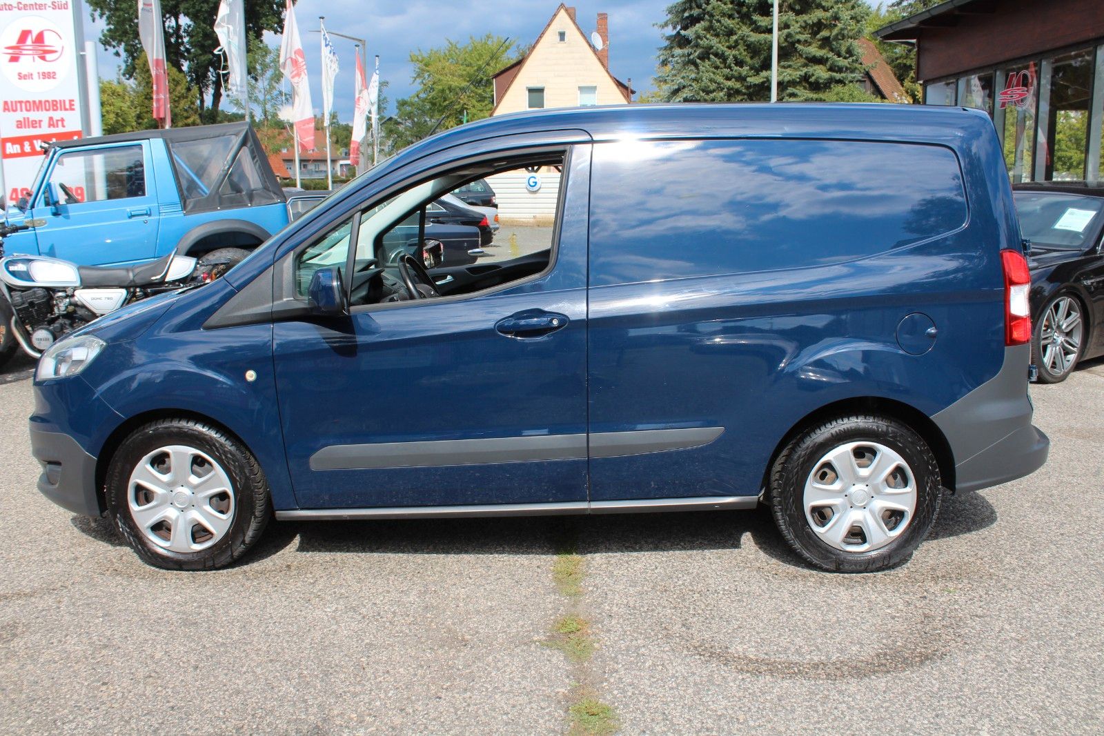Tourneo Courier 1,0L Ecobooster, Wenig Km!!