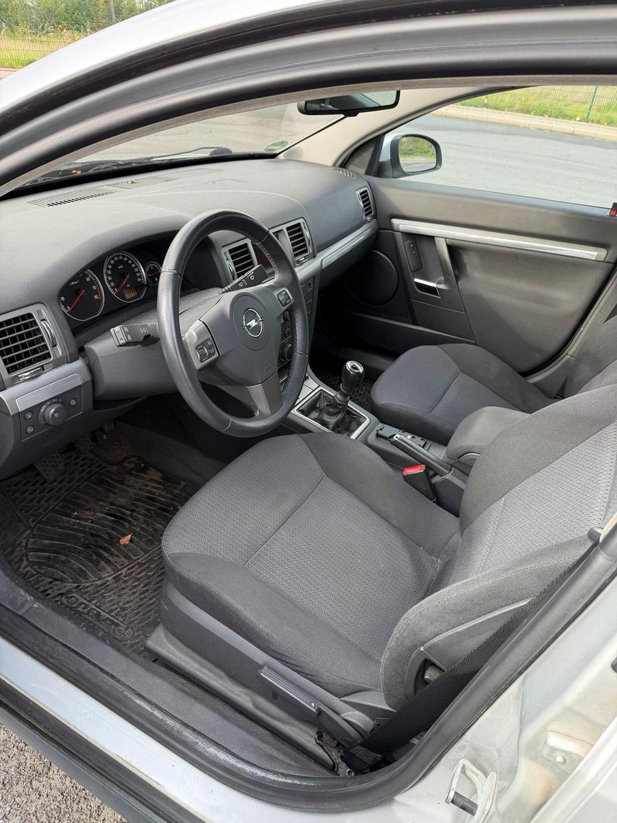 Opel Vectra 2005 — photo 9