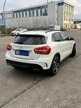 Mercedes-Benz GLA 220 CDI 4MATIC AMG Standhzg - Mercedes-Benz GLA 220 Gebrauchtwagen