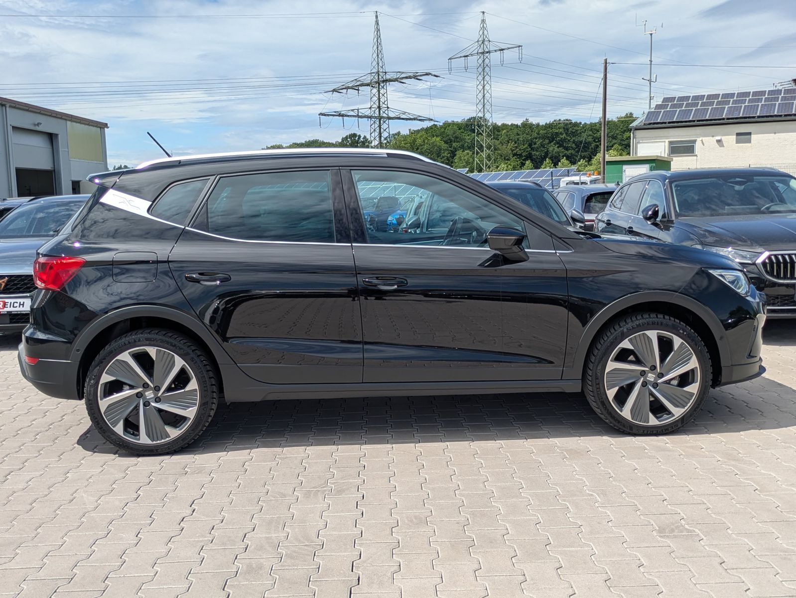 Fahrzeugabbildung SEAT Arona 1.0 TSI FR DSG AHK*ACC*LED*APP*DAB*KAMERA