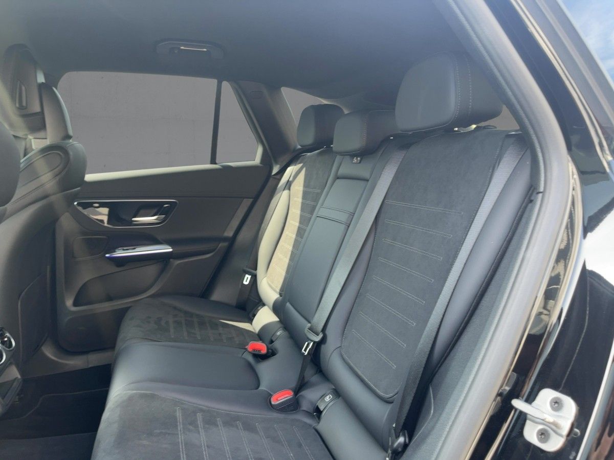 Fahrzeugabbildung Mercedes-Benz GLC 220 d 4M AMG/Night/360°/Digital-Light/AHK