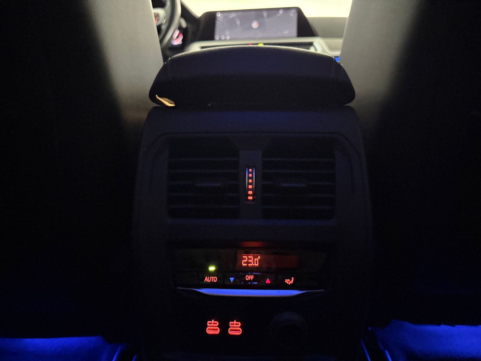 Fahrzeugabbildung BMW 320 d M SPORT/LIVE COCKPIT/MEMORY/HuD/AHK/LASER